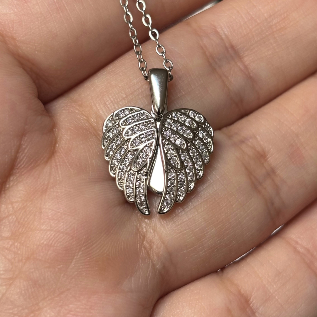 Collar Alas de Amor Personalizable