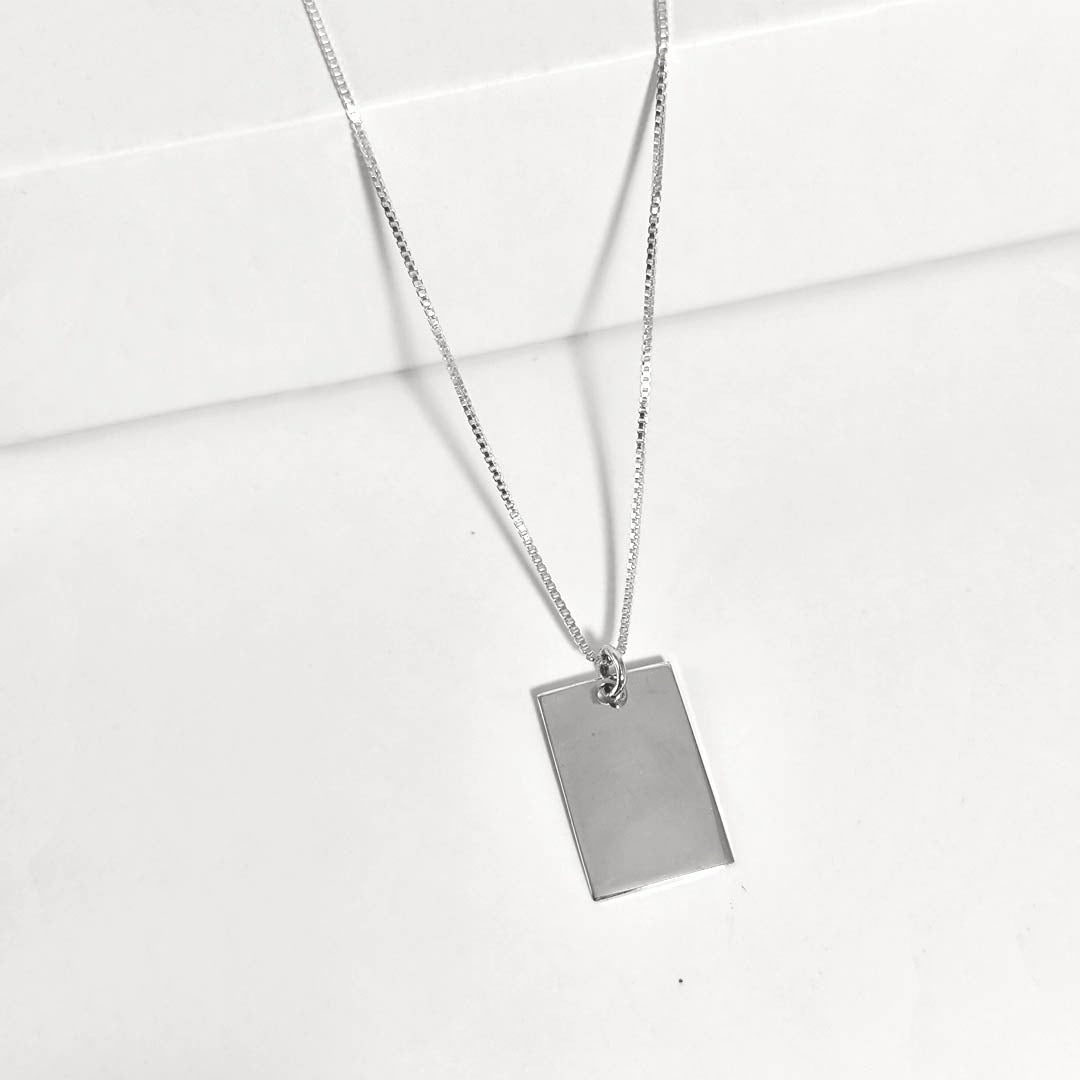 Collar Medalla Retrato Rectangular Personalizable – Plata 925