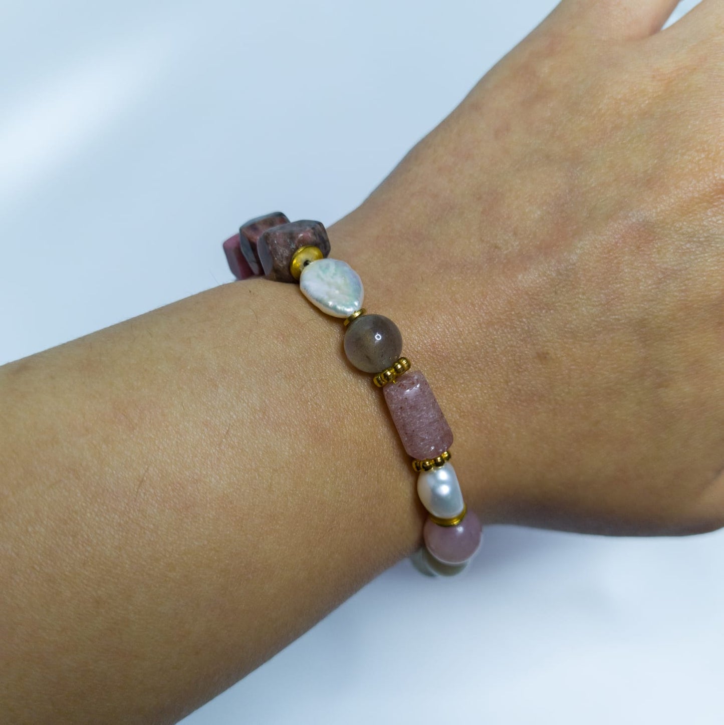 Pulsera Aurora - labradorita, rodocrosita, kunzunita y perlas barrocas